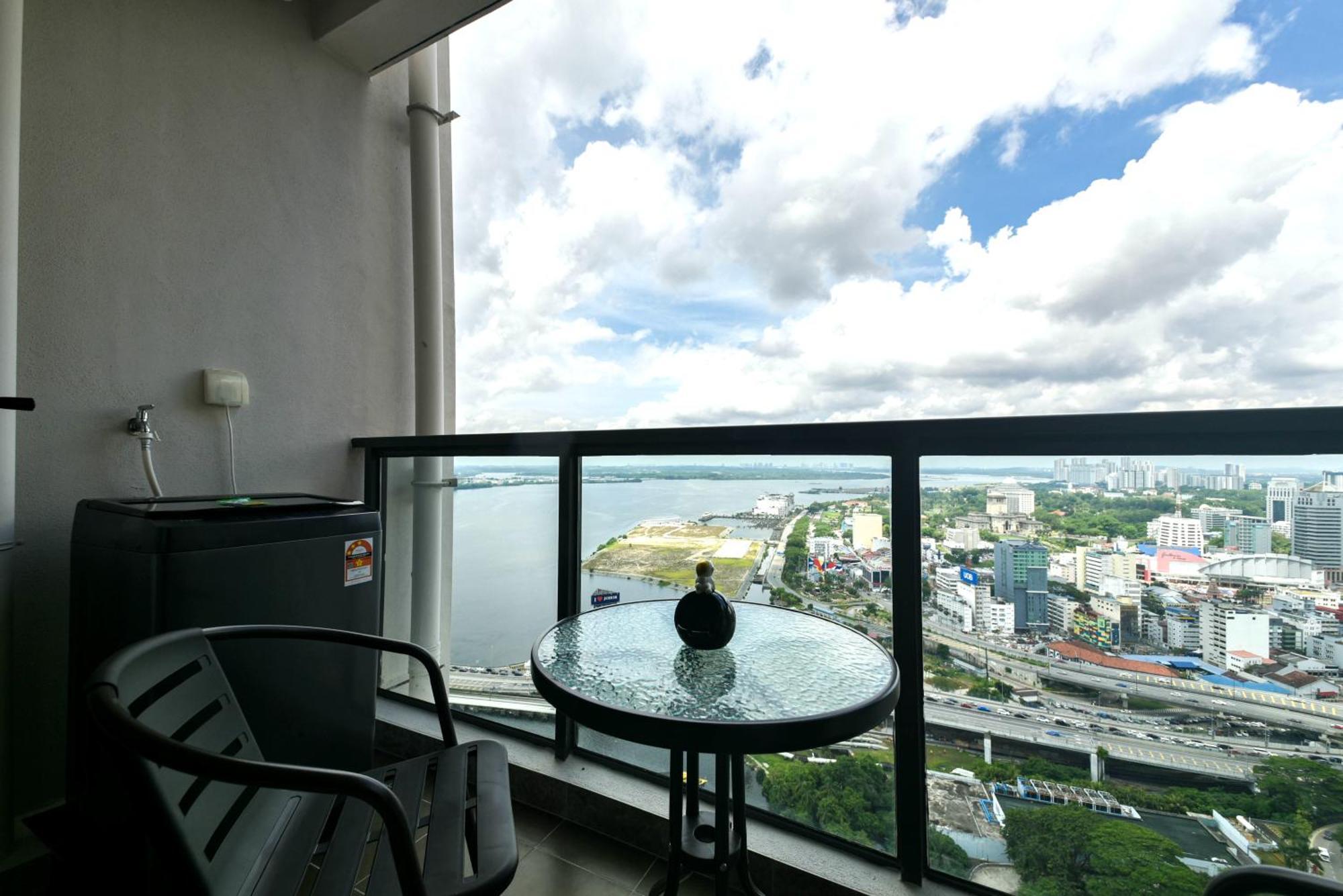 R&f Princess Cove Seine Region By Fuju With Seaview At Jb Centre#adjacent To Singapore#5 Mins Walk To Clq#self Check-in#free Parking Apartment Johor Bahru