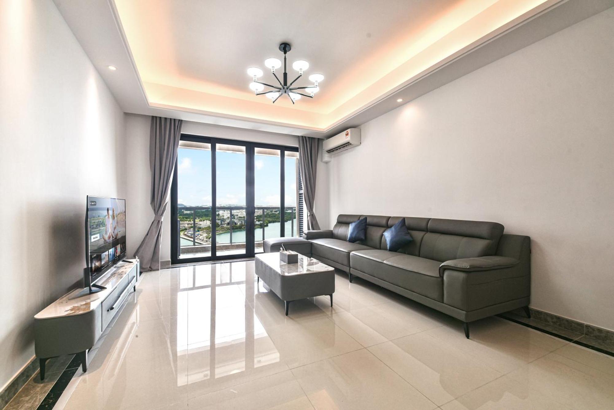R&f Princess Cove Seine Region By Fuju With Seaview At Jb Centre#adjacent To Singapore#5 Mins Walk To Clq#self Check-in#free Parking Apartment